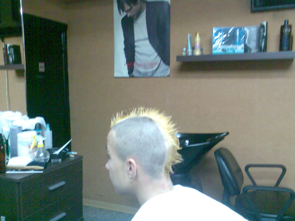 Tinte y corte de pelo